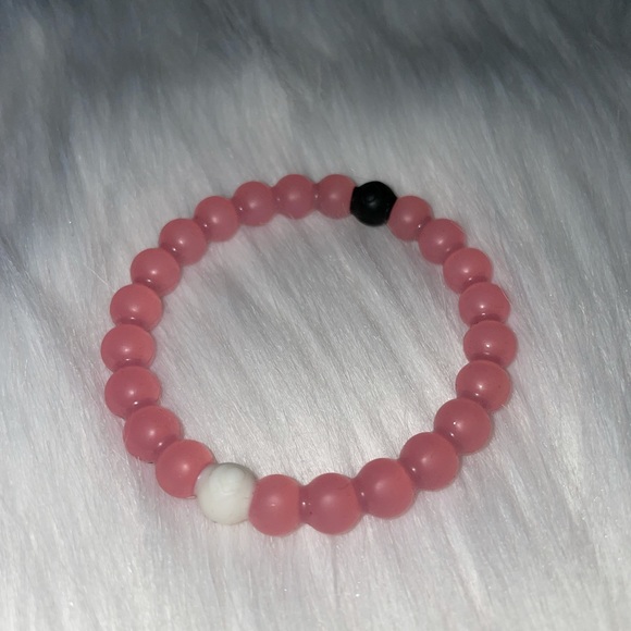 Original lokai bracelets sizes small only - Picture 7 of 8
